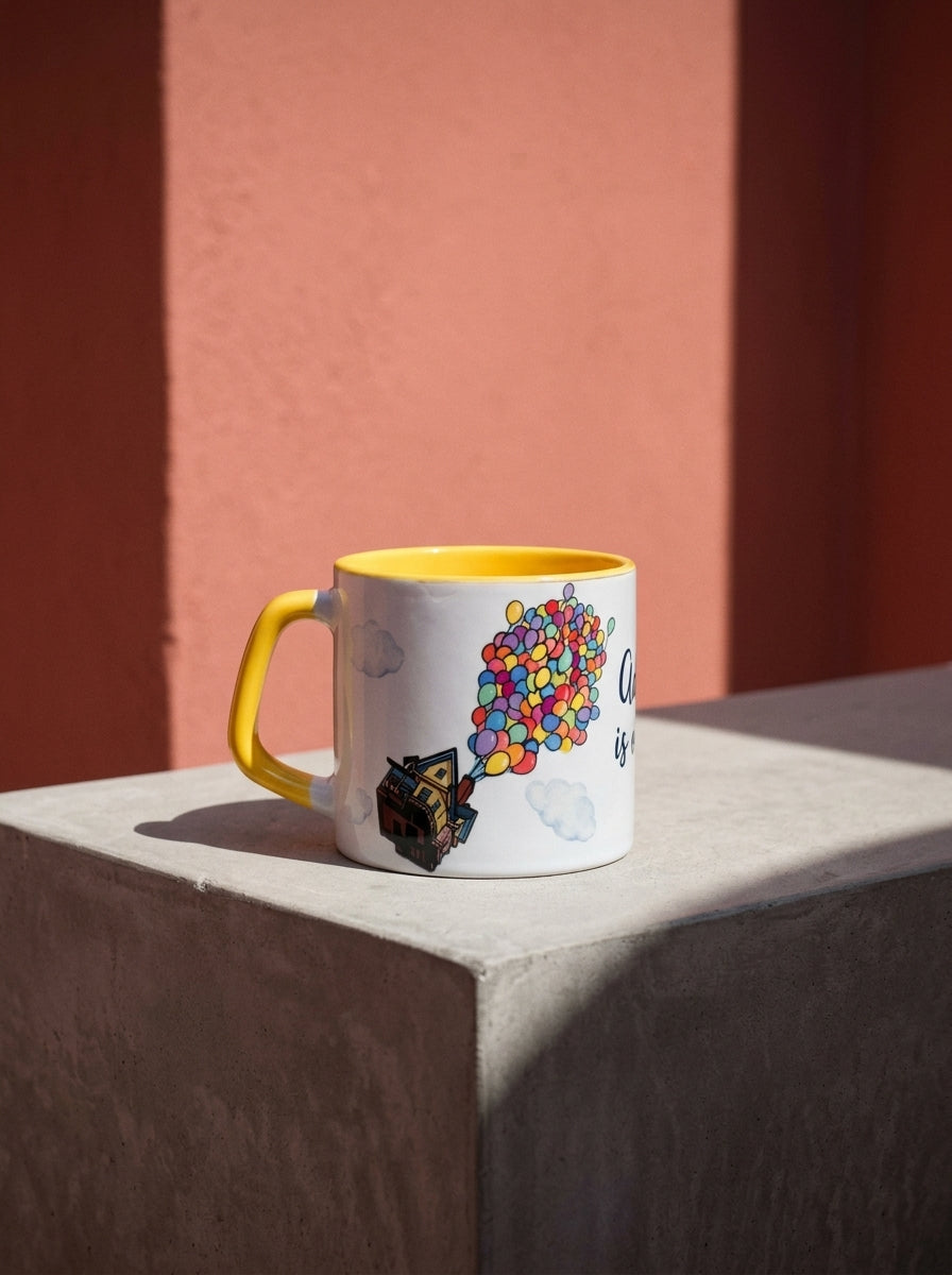 Porcelland | Renkli Balonlu Ev Desenli Sarı Saplı Porselen Kupa