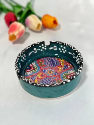 Alternative view of Büyük Koyu Yeşil Çini Küllük