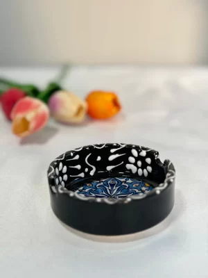 Alternative view of Küçük Siyah Çini Küllük